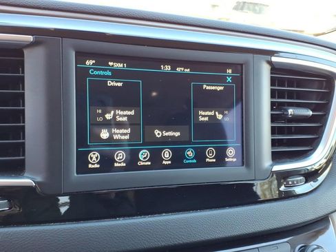 Used 2019 Chrysler Pacifica Touring-L image 11