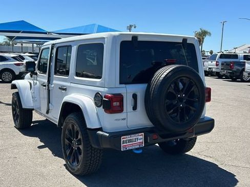 Used 2024 Jeep Wrangler Unlimited Sahara AWD/4WD image 5