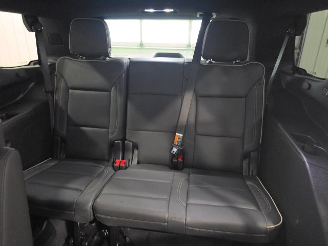 Used 2025 Chevrolet Tahoe Premier AWD/4WD image 24