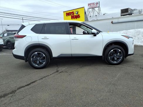 Certified 2025 Nissan Rogue SV image 2