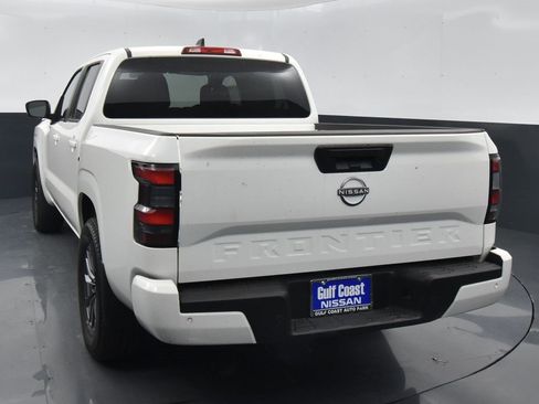 Certified 2025 Nissan Frontier SV image 4