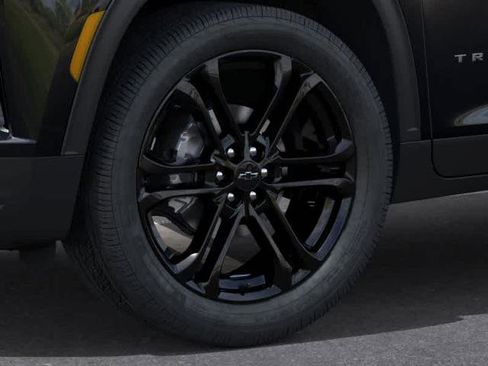 New 2026 Chevrolet Traverse LT w/ LPO, Floor Liner Package AWD/4WD image 9