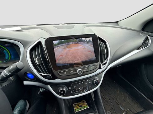 Used 2017 Chevrolet Volt LT FWD image 14