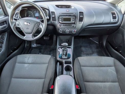 Used 2017 Kia Forte LX image 24