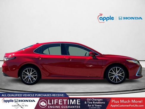 Used 2023 Toyota Camry XLE FWD image 3