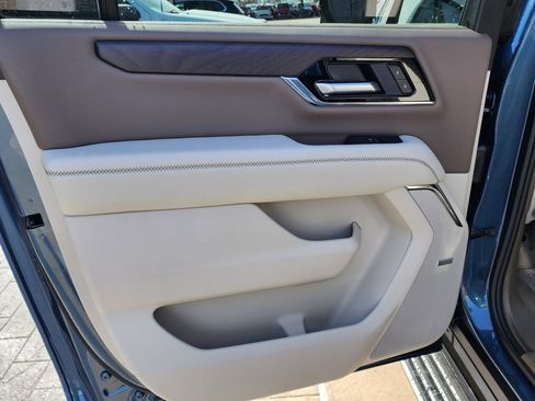 New 2026 GMC Yukon XL Denali w/ Sun & Power Step Package AWD/4WD image 48