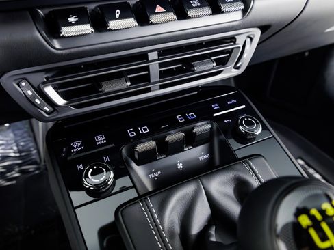 Used 2024 Porsche 911 GT3 image 24