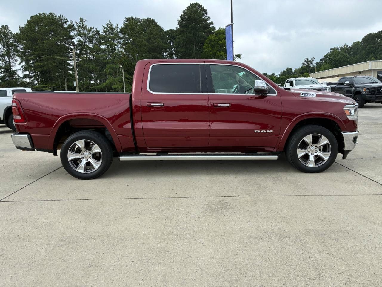 Used 2019 RAM 1500 Laramie AWD/4WD image 5