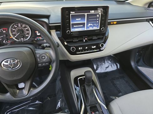 Used 2022 Toyota Corolla LE image 19