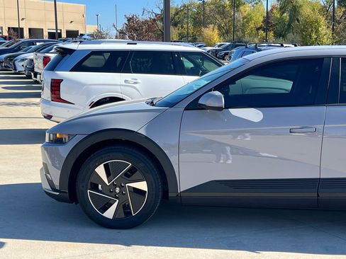 New 2026 Hyundai Ioniq 5 SE image 7