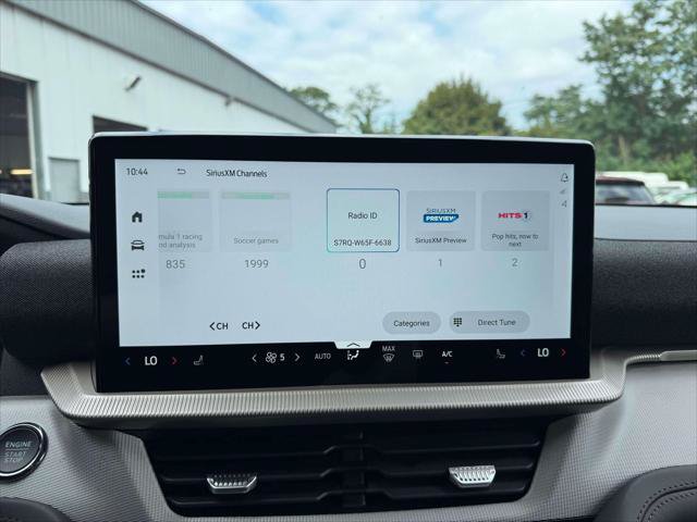 Used 2026 Ford Explorer Active AWD/4WD image 28