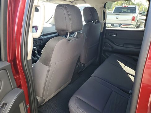 Used 2023 Nissan Frontier SV w/ SV Convenience Package image 12