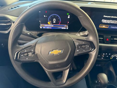 Used 2024 Chevrolet TrailBlazer LT AWD/4WD image 23