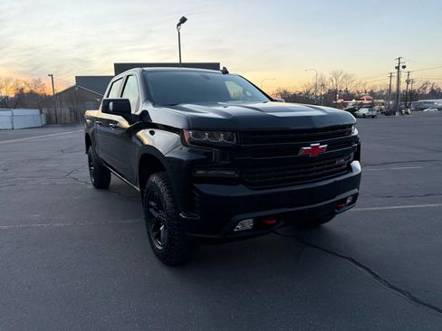 Used 2021 Chevrolet Silverado 1500 LT Trail Boss w/ Convenience Package II AWD/4WD image 3