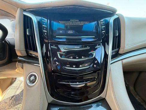 Used 2019 Cadillac Escalade ESV Platinum AWD/4WD image 13