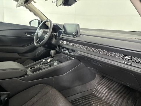 Used 2025 Honda Accord SE image 29