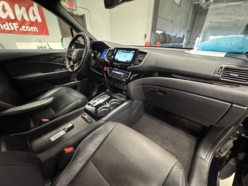 Used 2022 Honda Pilot Black Edition image 14