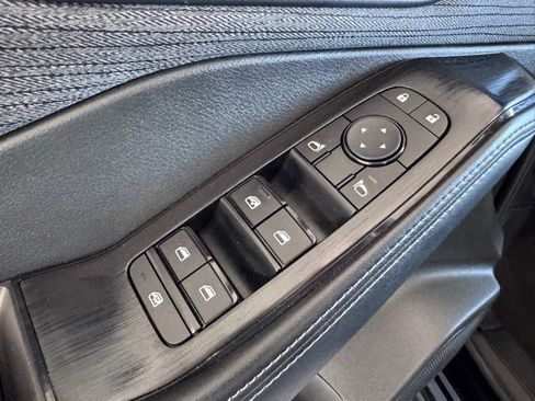 Used 2023 Nissan Rogue SV image 11