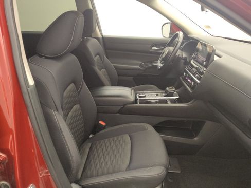 Used 2022 Nissan Pathfinder SV AWD/4WD image 21