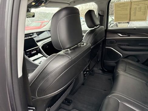 Used 2023 Jeep Grand Cherokee 4WD 4xe w/ Luxury Tech Group II image 22