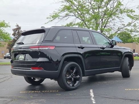 Used 2024 Jeep Grand Cherokee Altitude AWD/4WD image 22