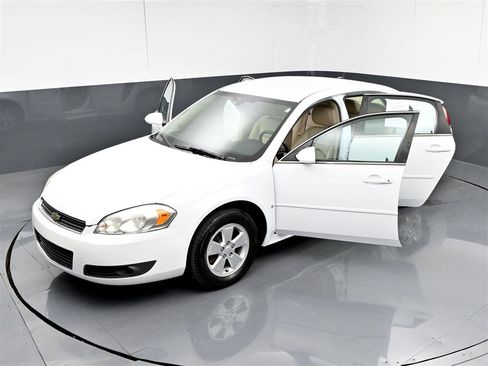 Used 2010 Chevrolet Impala LT w/ Luxury Edition Package image 37