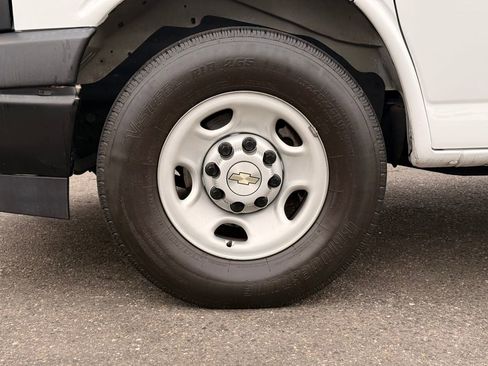 Used 2022 Chevrolet Express 3500 Work Van w/ Driver Convenience Package image 10