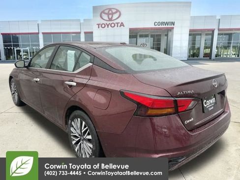 Used 2024 Nissan Altima 2.5 SV image 3