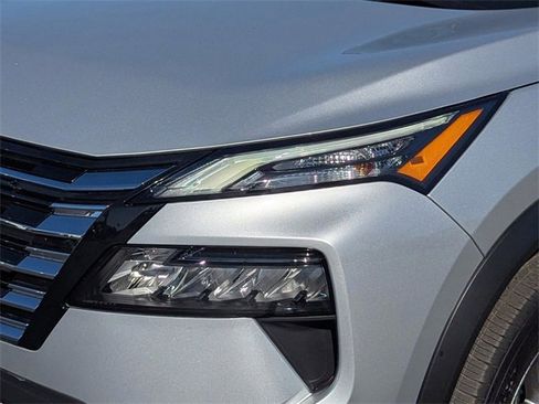 Certified 2025 Nissan Rogue S image 42