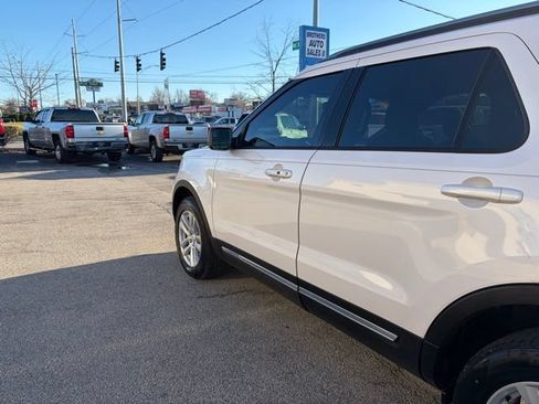 Used 2019 Ford Explorer XLT AWD/4WD image 4