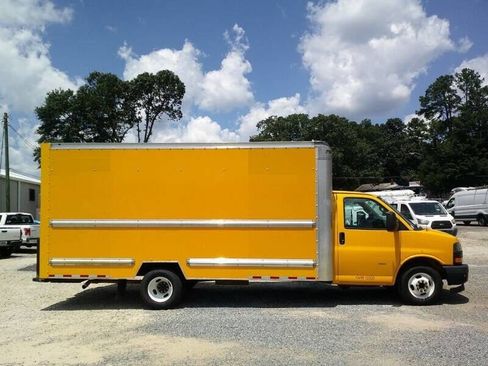 Used 2021 GMC Savana 3500 Extended w/ Power Convenience Package image 7