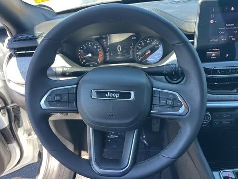 Used 2024 Jeep Compass Latitude AWD/4WD image 10