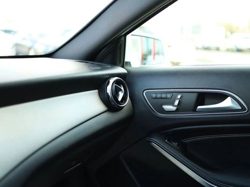 Used 2019 Mercedes-Benz GLA 250 image 30