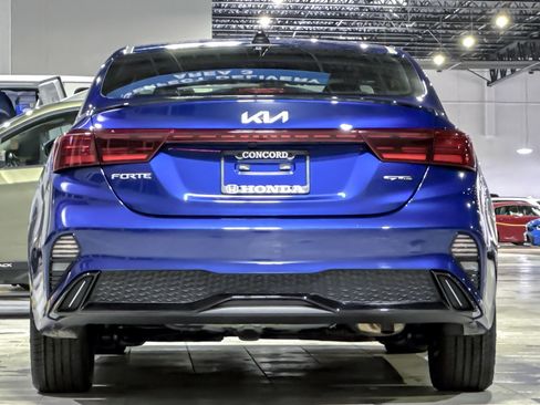 Used 2024 Kia Forte GT-Line w/ GT-Line Premium Package image 9