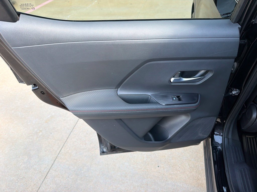 Used 2025 Nissan Kicks SR AWD/4WD image 15