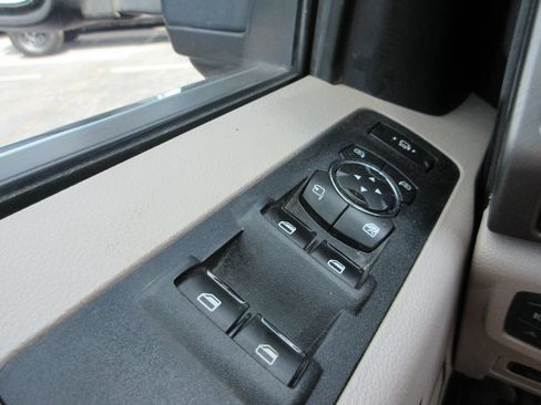 Used 2019 Ford F250 Limited w/ FX4 Off-Road Package AWD/4WD image 32