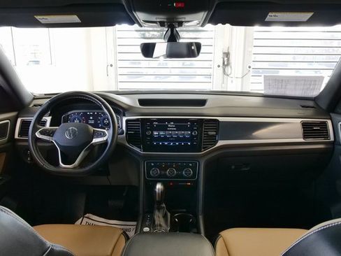 Used 2022 Volkswagen Atlas Cross Sport SE image 17