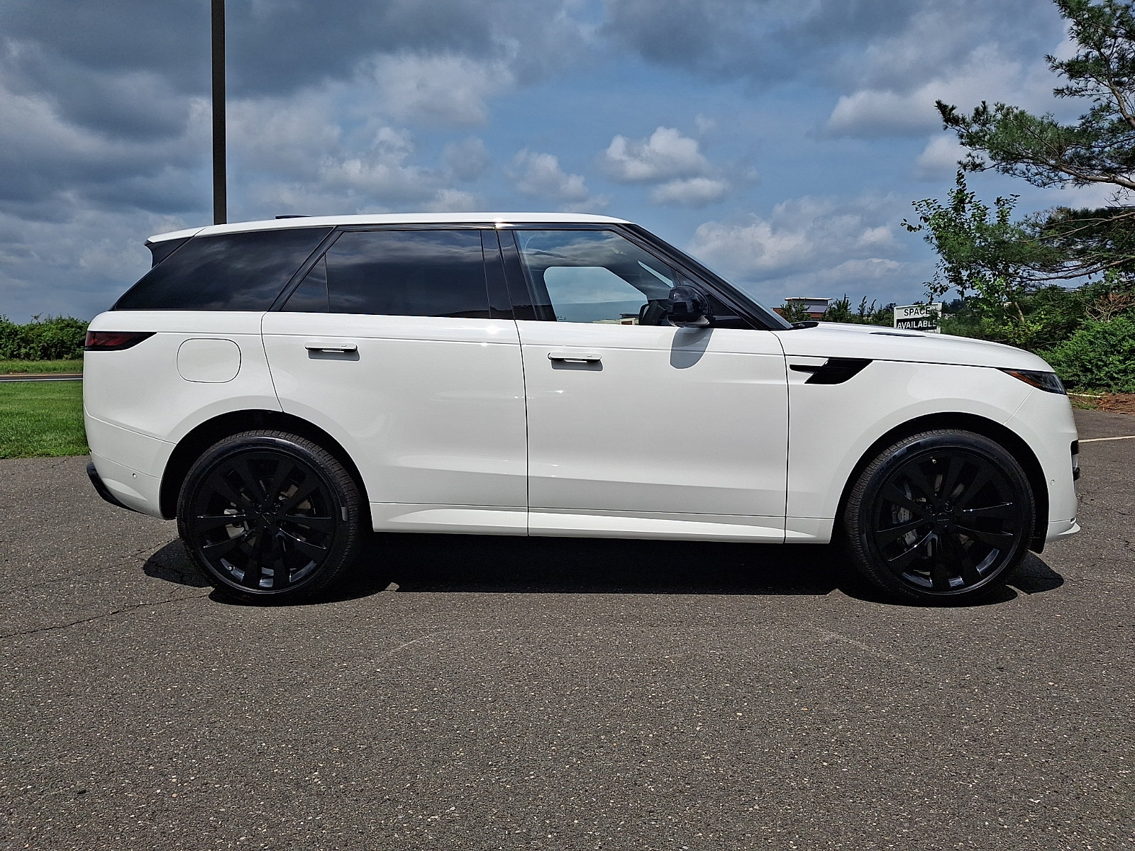 New 2026 Land Rover Range Rover Sport Dynamic SE AWD/4WD image 7