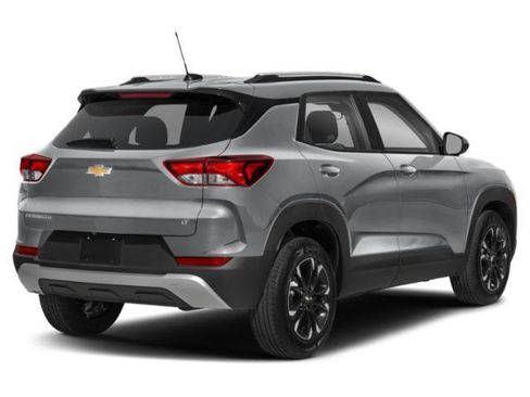 Used 2023 Chevrolet TrailBlazer LT FWD image 2