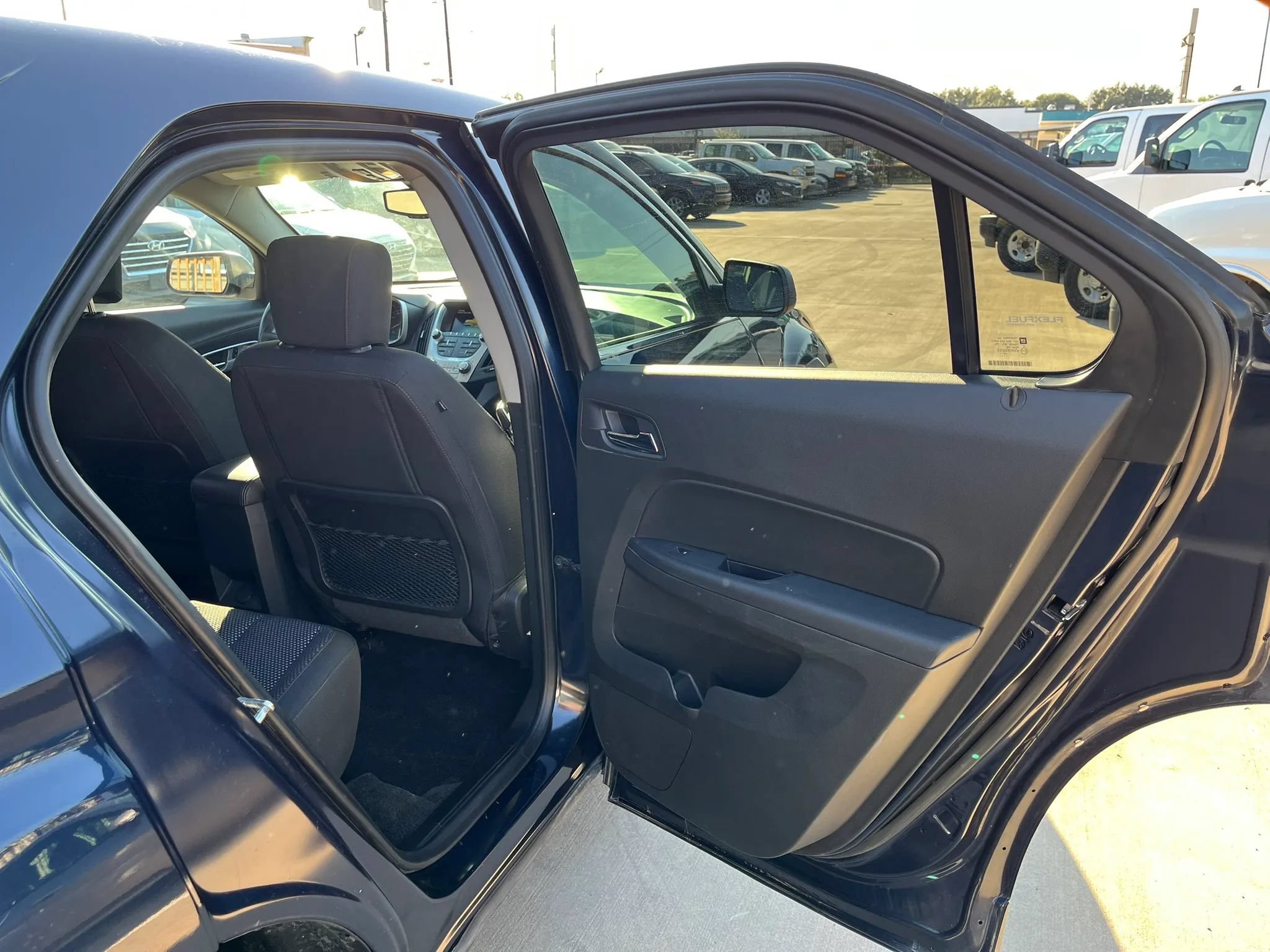 Used 2017 Chevrolet Equinox LS AWD/4WD image 37