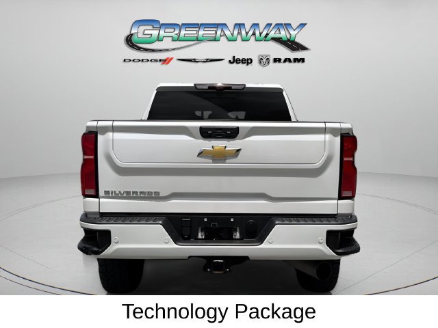 Used 2024 Chevrolet Silverado 2500 High Country w/ High Country Premium Package AWD/4WD image 4