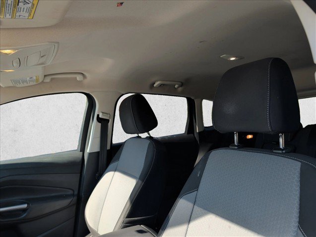 Used 2017 Ford Escape SE w/ Equipment Group 201A AWD/4WD image 13