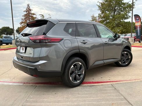Used 2025 Nissan Rogue SV AWD/4WD image 6