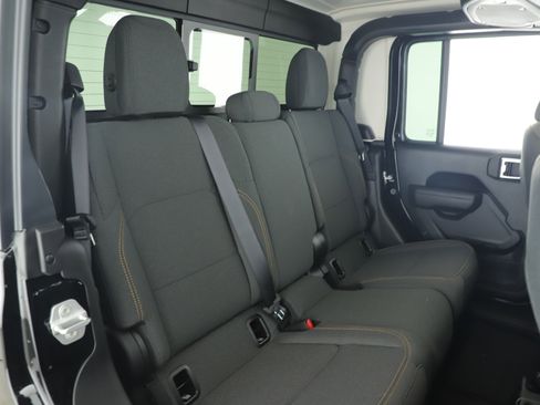 New 2025 Jeep Gladiator Sport image 29