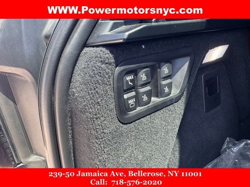 Used 2023 BMW X7 M60i w/ Executive Package AWD/4WD image 39