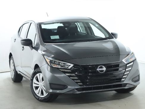 Certified 2025 Nissan Versa S w/ Trunk Package image 2