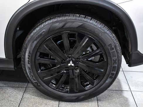 Used 2025 Mitsubishi Outlander Sport LE AWD/4WD image 8