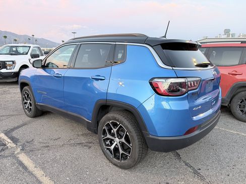Used 2024 Jeep Compass Limited AWD/4WD image 2