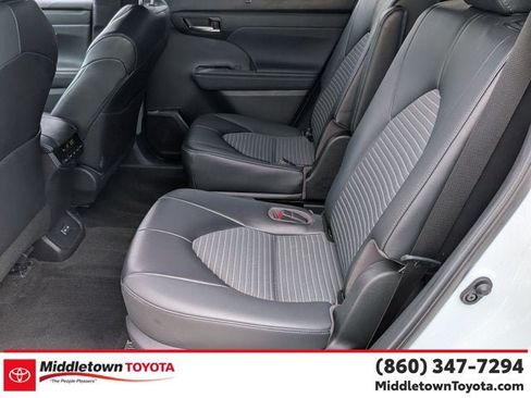 Used 2023 Toyota Highlander XSE AWD/4WD image 31