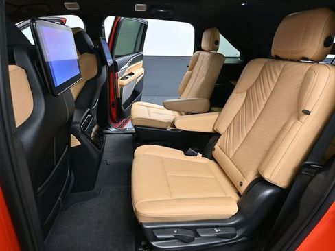 Used 2026 Cadillac Escalade IQ Sport 2 w/ LPO, ONYX Package image 42